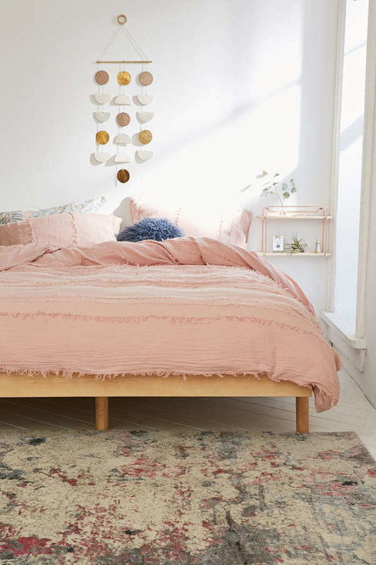 20 Dreamy items for a gorgeous summer bedroom