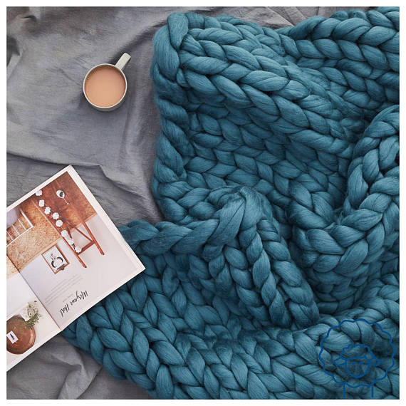 6 Oversized knitted blankets that show this is the perfect winter trend