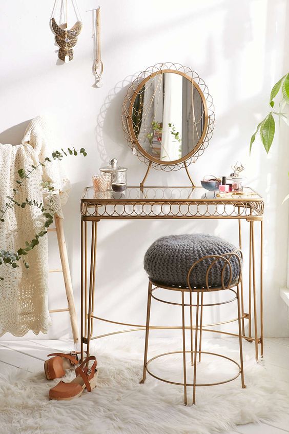 7 Chic vanity tables that make your day better and dreamier