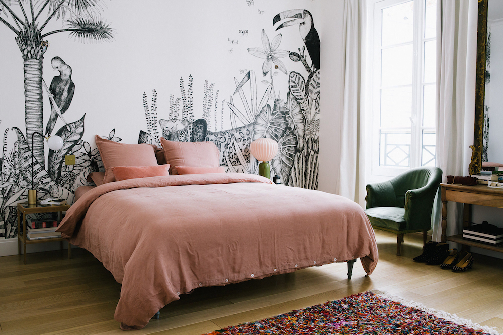A dreamy & collected Paris Apartment