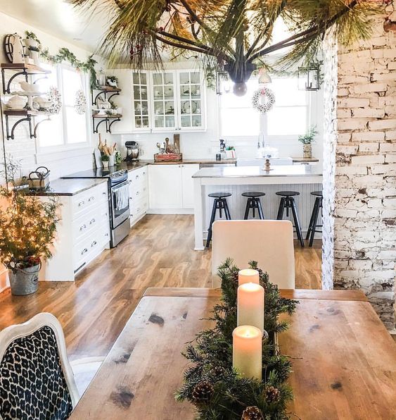 9 Charming Farmhouse inspired kitchens for a cozy holiday season