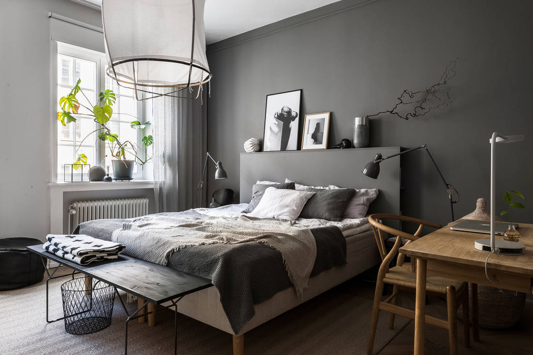 A cozy Scandinavian apartment in dreamy shades of grey