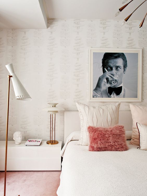 How can Hollywood framed pictures add style to your apartment