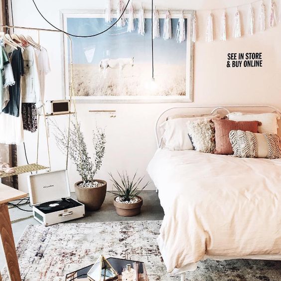 dreamy-fairy-tale-bedroom-main