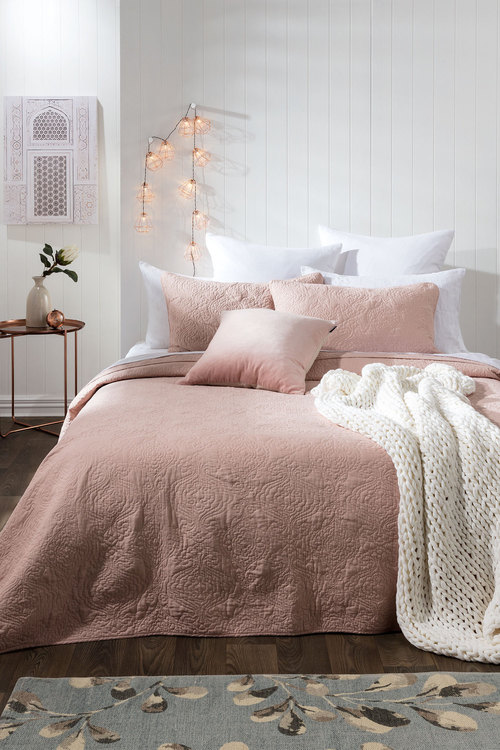 The Difference Between Duvet Covers And Comforter Daily Dream Decor