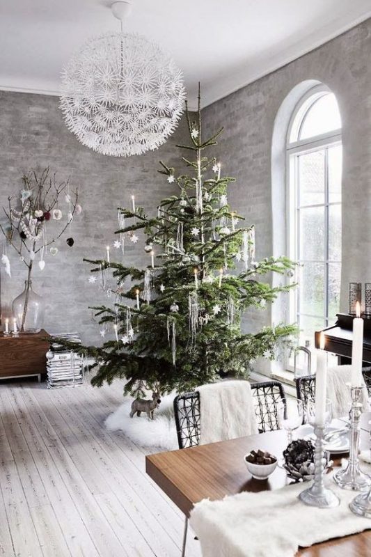 5 Stylish ways to decorate your Christmas tree with white - Daily Dream