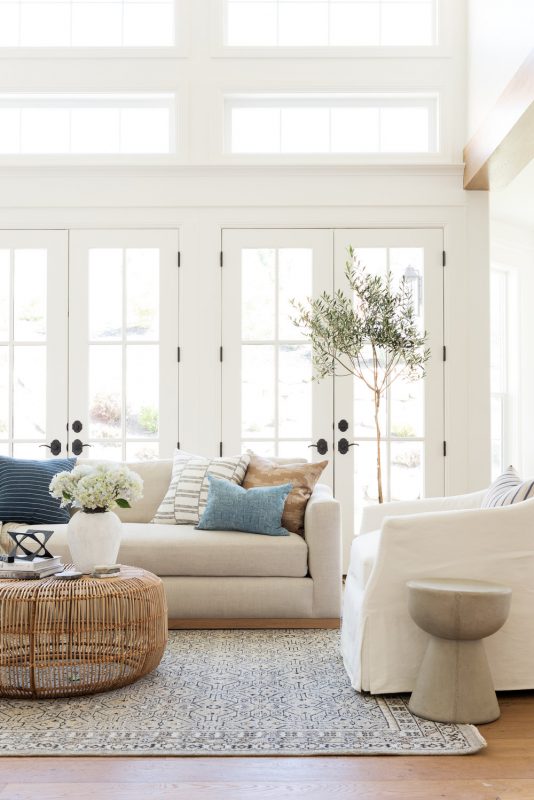 5 Romantic living room decor tips