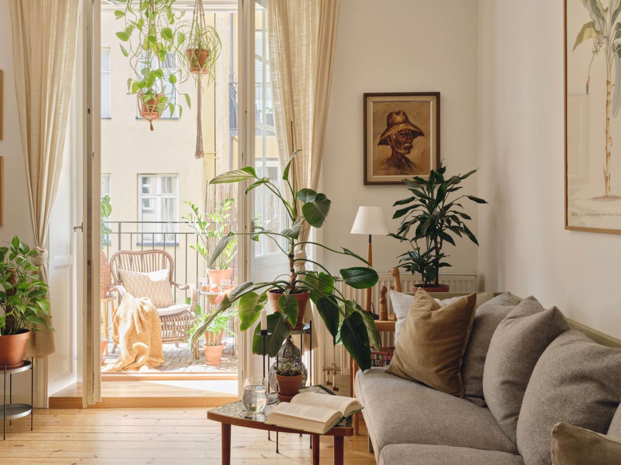 Charming small studio apartment full of plants